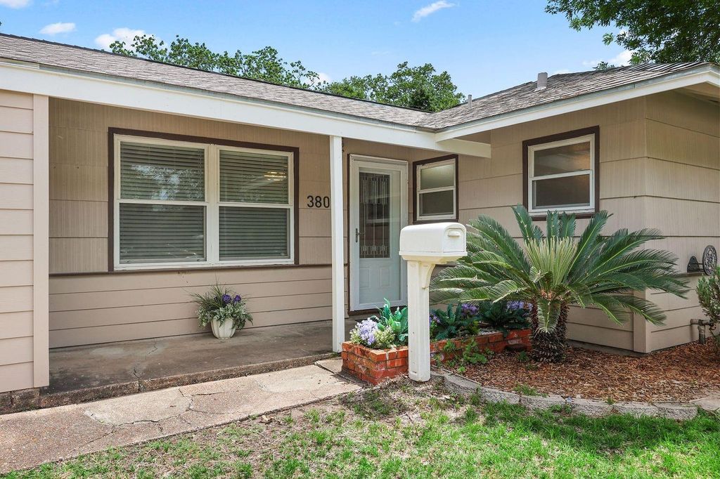 Photo of 3805 Meadowlake Road, Pasadena, TX 77503 (MLS # 55051402)