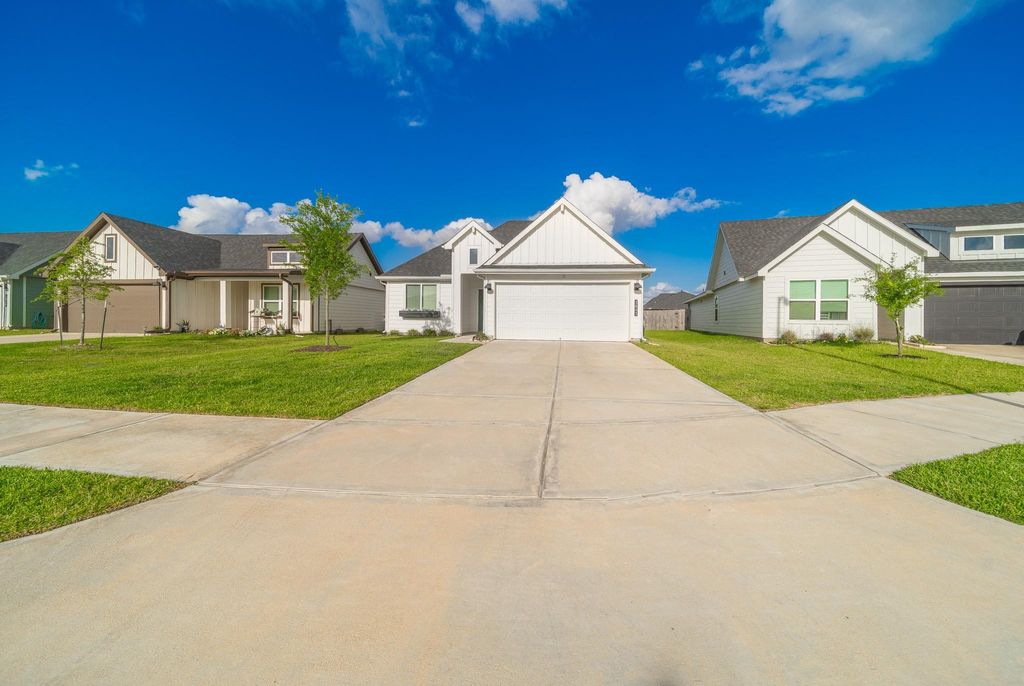 Photo of 3843 Haydon Ridge Lane, Fulshear, TX 77441 (MLS # 24825811)