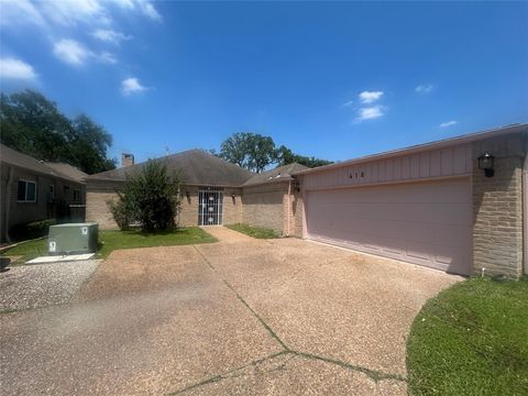 Photo of 418 Fox Briar Lane, Sugar Land, TX 77478 (MLS # 71021787)