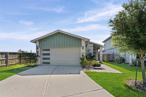 Photo of 12503 Newport Arch Lane, Houston, TX 77047 (MLS # 37525603)