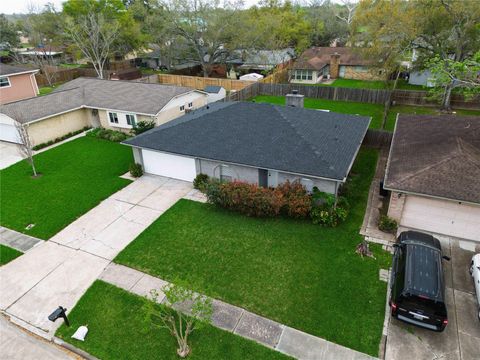 Homes For Sale - 6204 Creekside Ln Ln<br/> League City, TX 77573