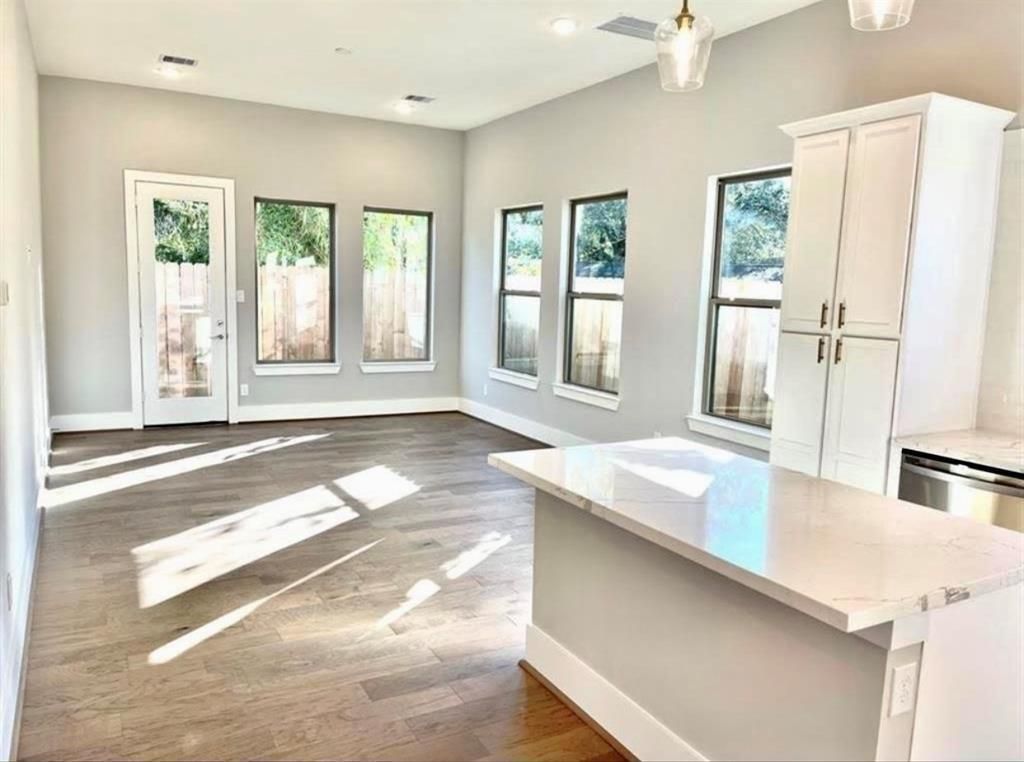 Photo of 803 Thornton Road #G, Houston, TX 77018 (MLS # 14165796)