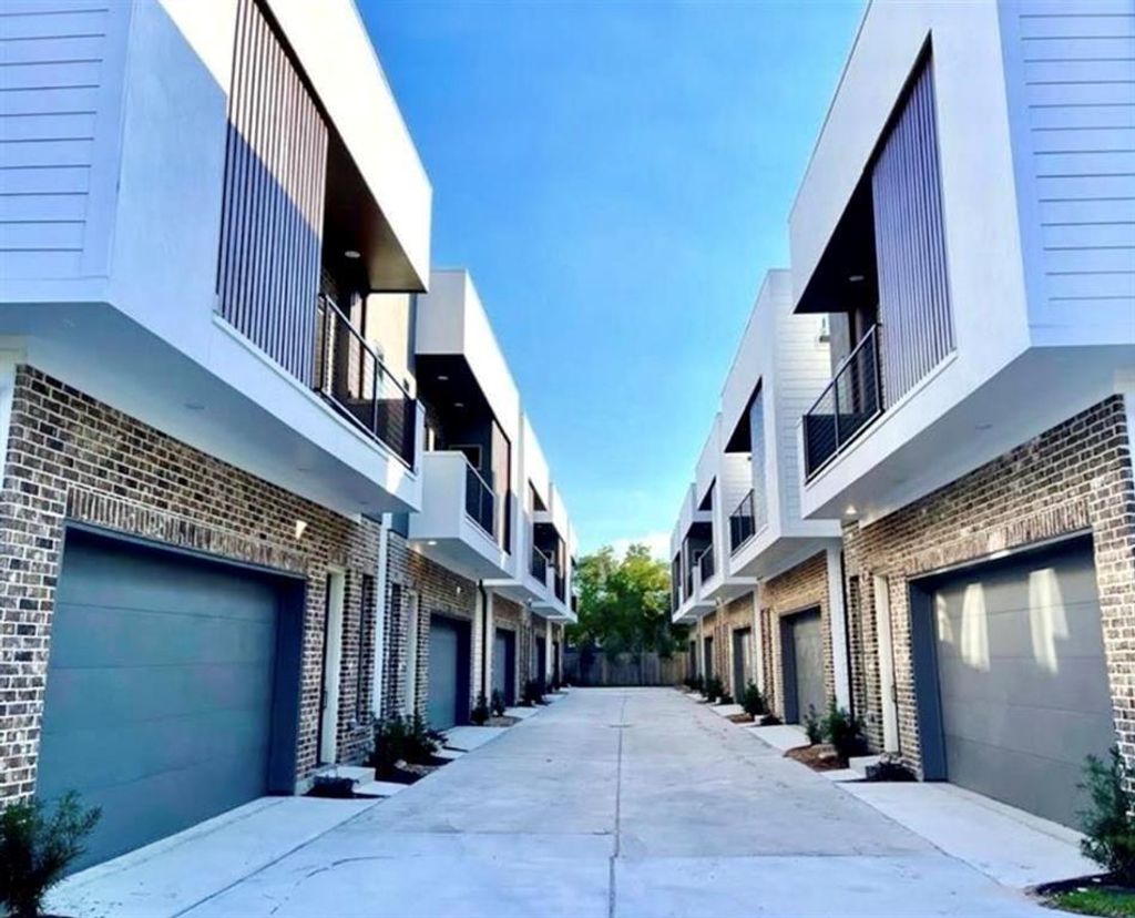 Photo of 803 Thornton Road #G, Houston, TX 77018 (MLS # 14165796)