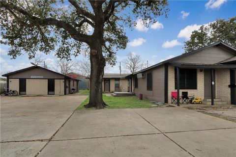Photo of 1916 Holloman Drive, Port Lavaca, TX 77979 (MLS # 50645696) Photo of 1916 Holloman Drive, Port Lavaca, TX 77979 (MLS # 50645696)