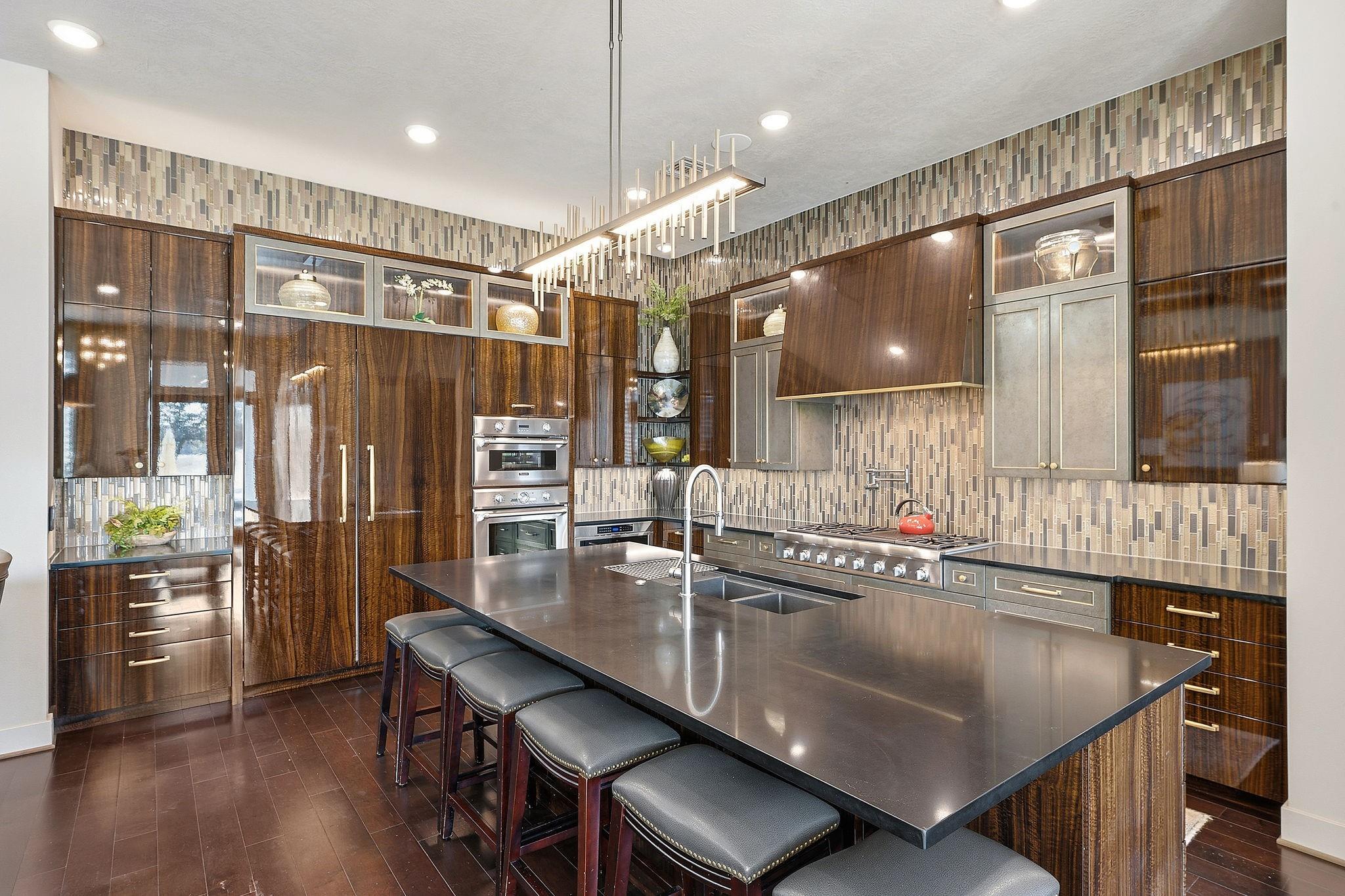 4711 Miramont Circle