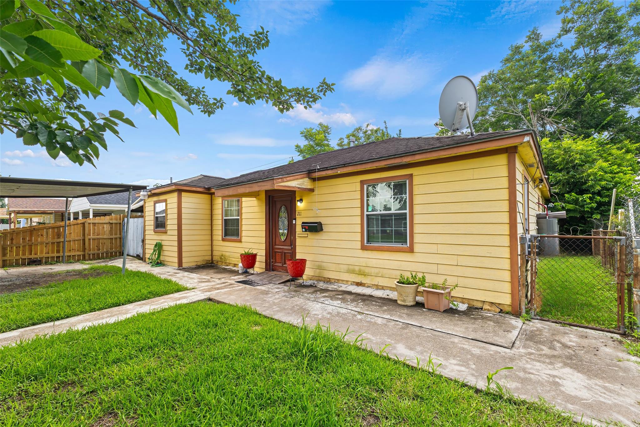 211 Crescent Drive