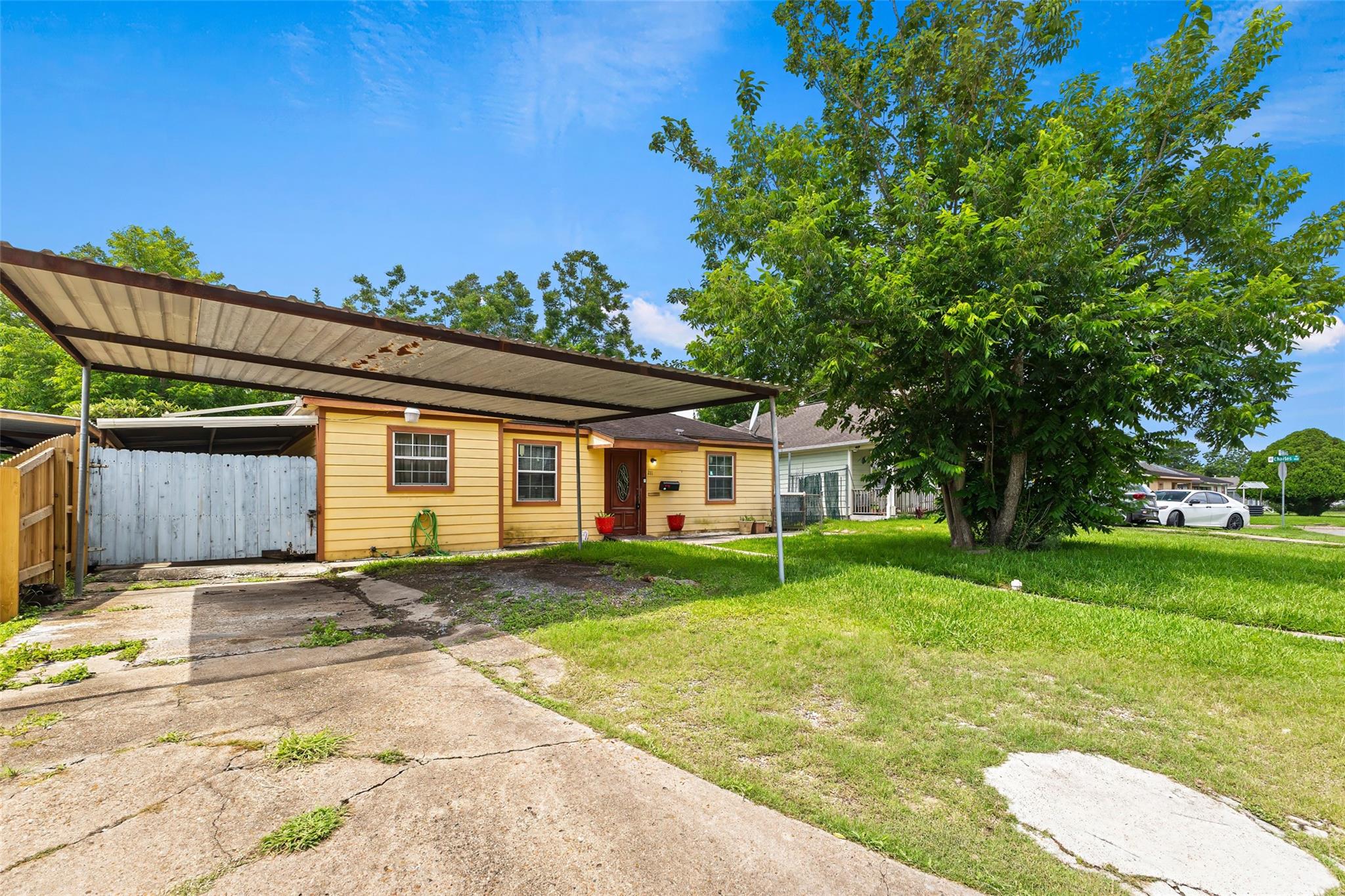 211 Crescent Drive
