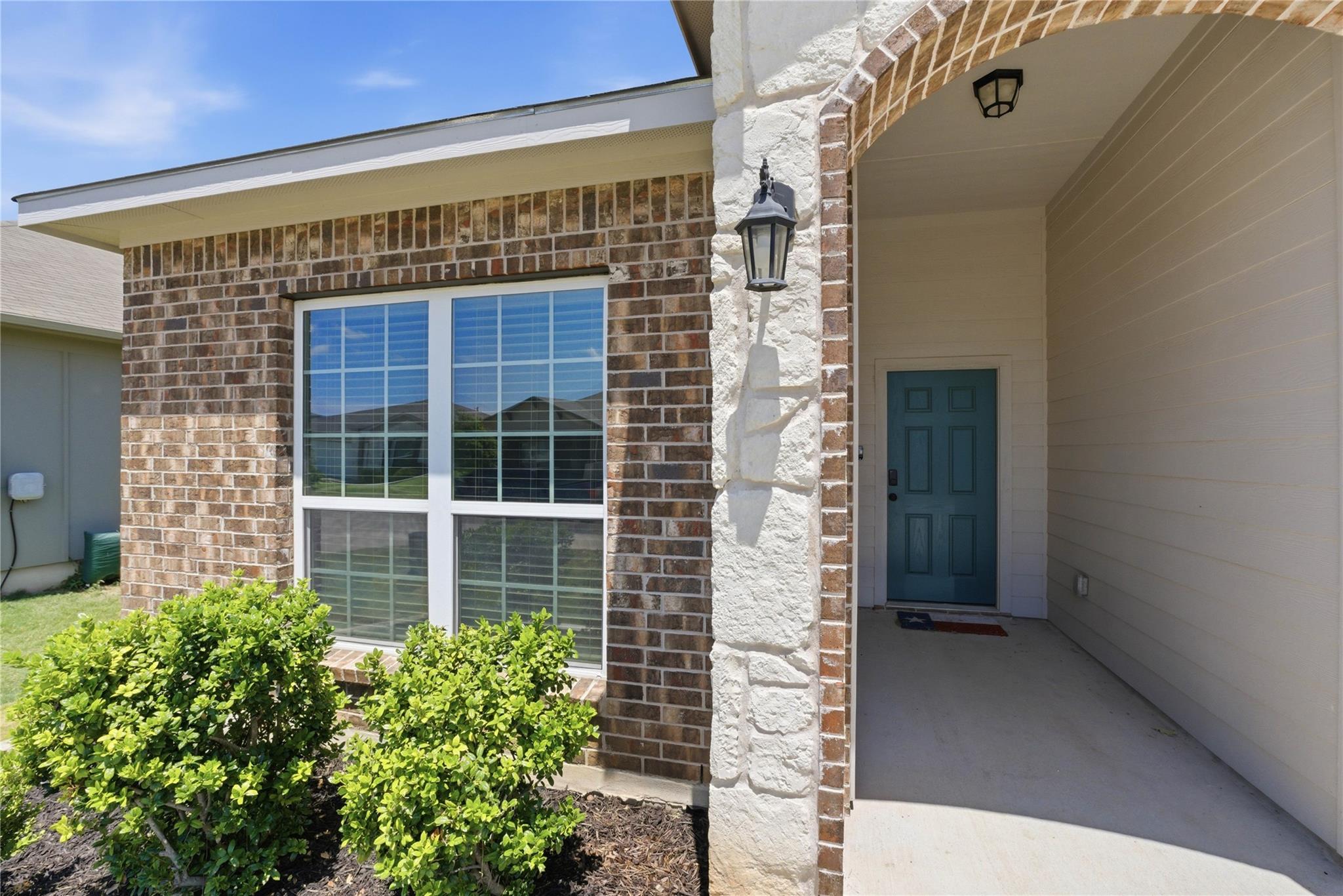 1125 Lakeway Crossing Drive