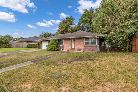 Photo of 5326 Judalon Lane, Houston, TX 77056 (MLS # 76172533)