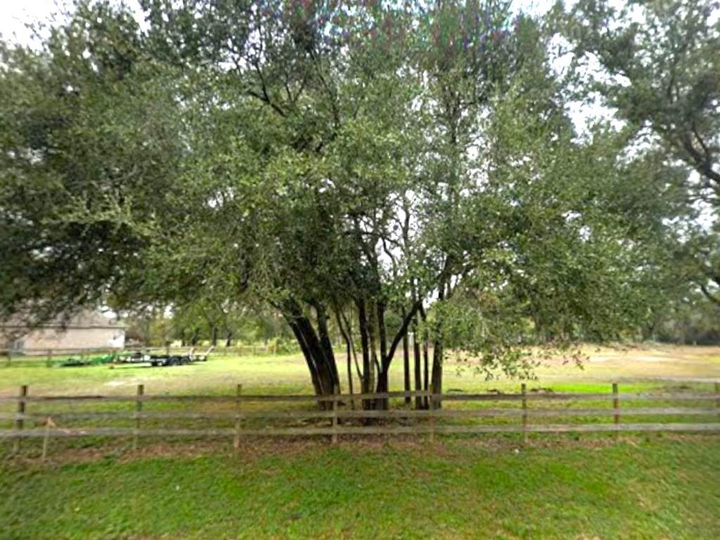 9 Live Oak Trail
