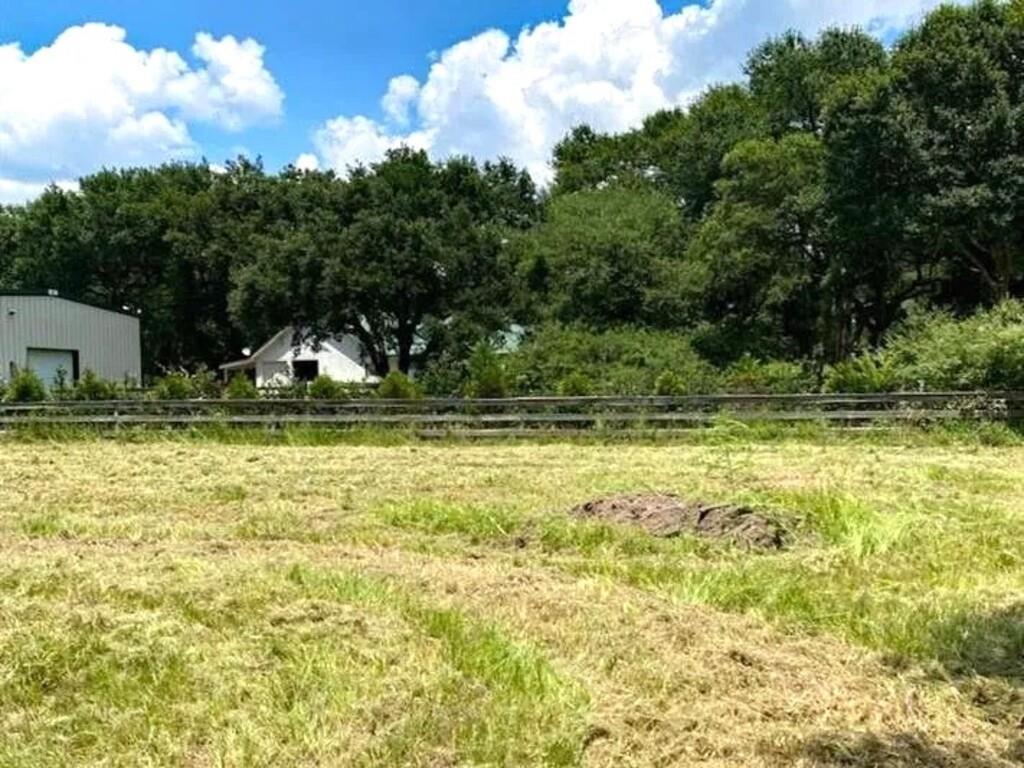 9 Live Oak Trail