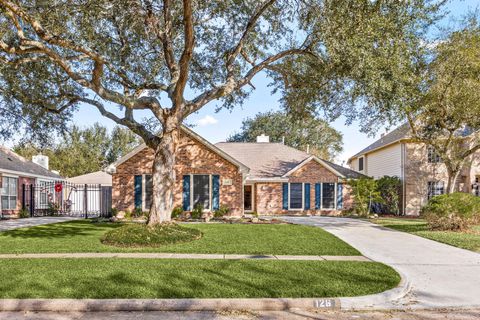 Photo of 126 Rushton Circle, League City, TX 77573 (MLS # 49660952)
