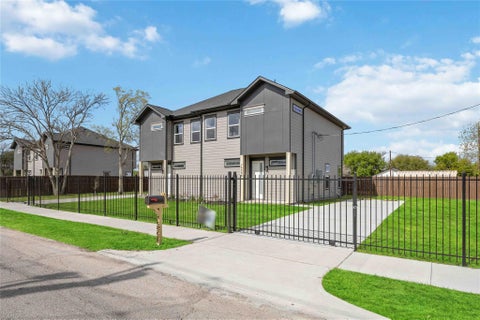 Multifamily For Rent - 7555 Calhoun Street #B<br/> Houston, TX 77033