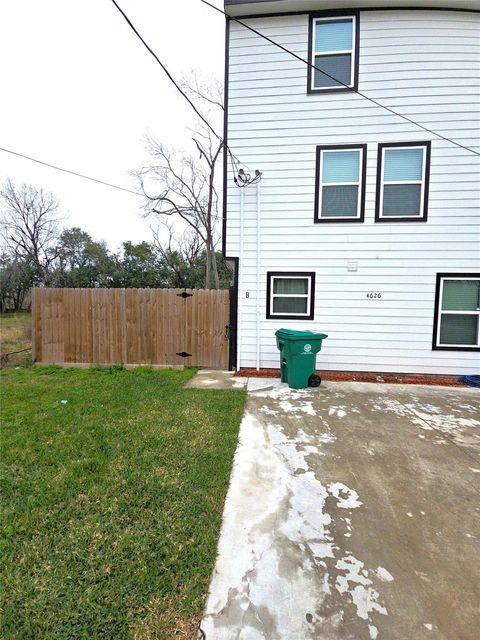 Photo of 4626 Shreveport Boulevard #B, Houston, TX 77028 (MLS # 72634935)