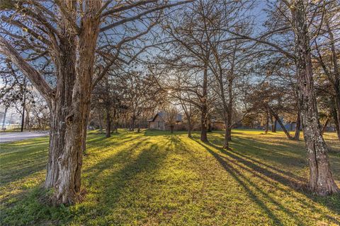 Photo of 125 Forrest Lane, Brenham, TX 77833 (MLS # 25187676)