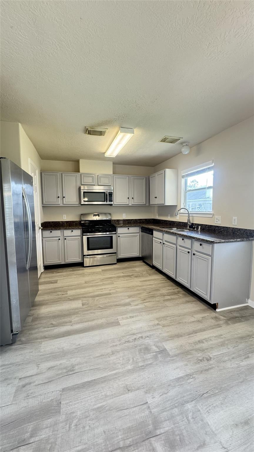 19127 Lakota Drive