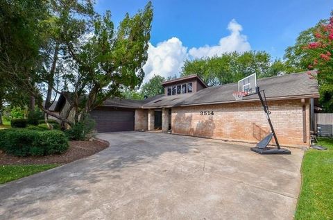 Photo of 3514 W Creek Club Drive, Missouri City, TX 77459 (MLS # 55272140)