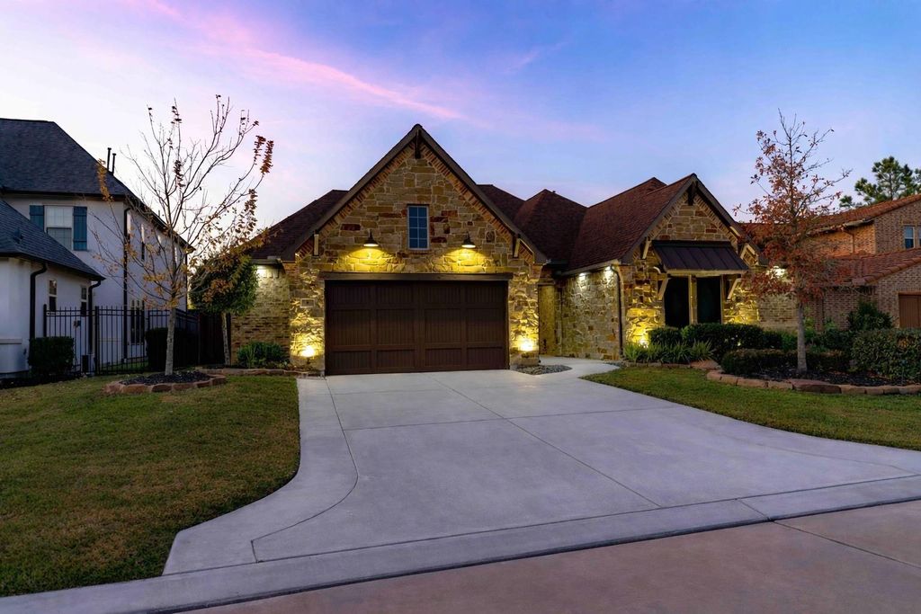 Photo of 6 Canopy Green Drive, Tomball, TX 77375 (MLS # 94953929)