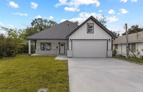 Photo of 214 S 14th 1/2 St, Nederland, TX 77627 (MLS # 92098577) Photo of 214 S 14th 1/2 St, Nederland, TX 77627 (MLS # 92098577)