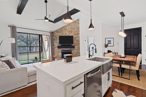 Photo of 5200 Weslayan Street #A201, Houston, TX 77005 (MLS # 10603761)