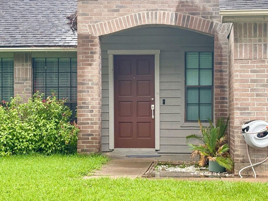 Photo of 16307 Leamington Lane, Houston, TX 77095 (MLS # 68416798)