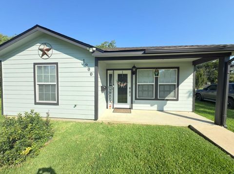 Photo of 1900 Thomas Boulevard, Port Arthur, TX 77640 (MLS # 85319238) Photo of 1900 Thomas Boulevard, Port Arthur, TX 77640 (MLS # 85319238)