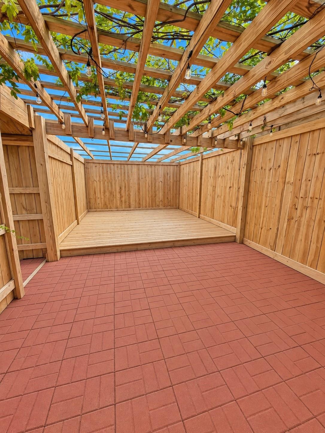 1122 N Tinkle Lane