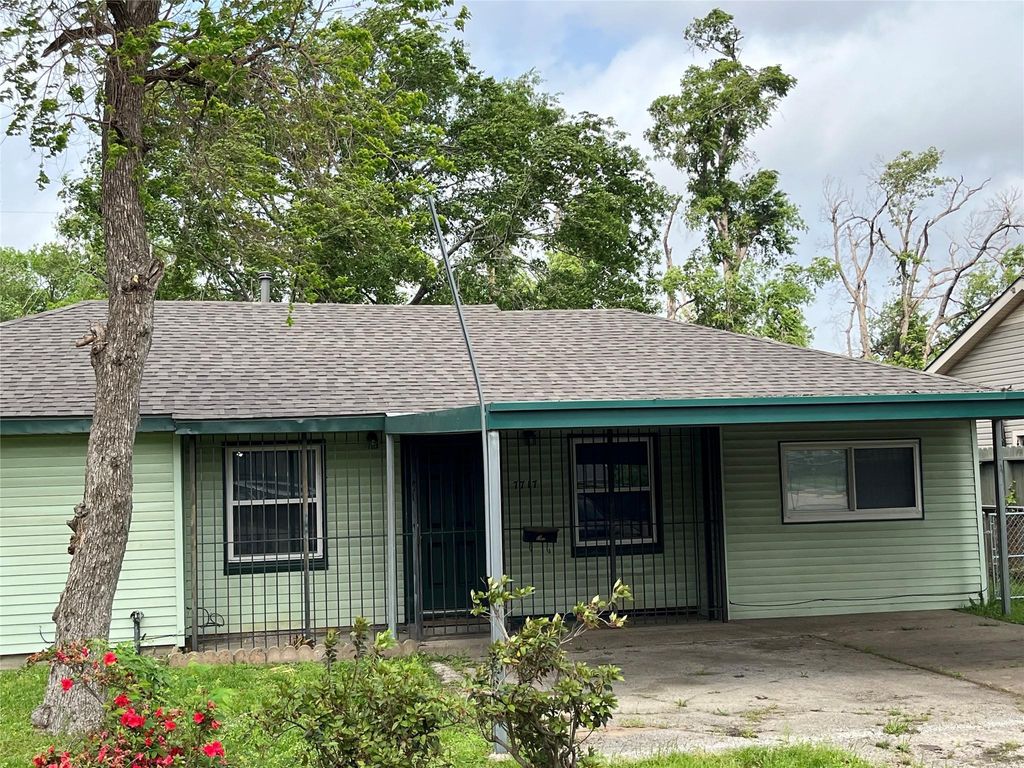 Photo of 7717 Roswell Street, Houston, TX 77022 (MLS # 85476481)