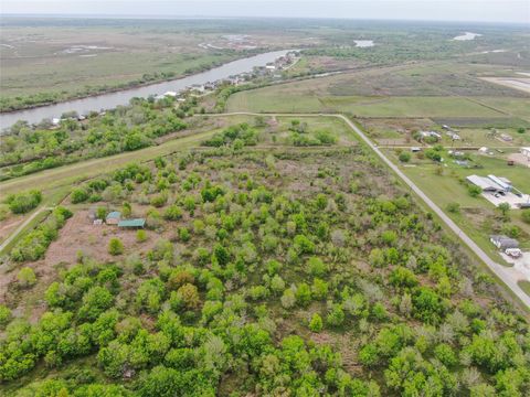 Photo of 4 Cypress, Matagorda, TX 77457 (MLS # 51117346)
