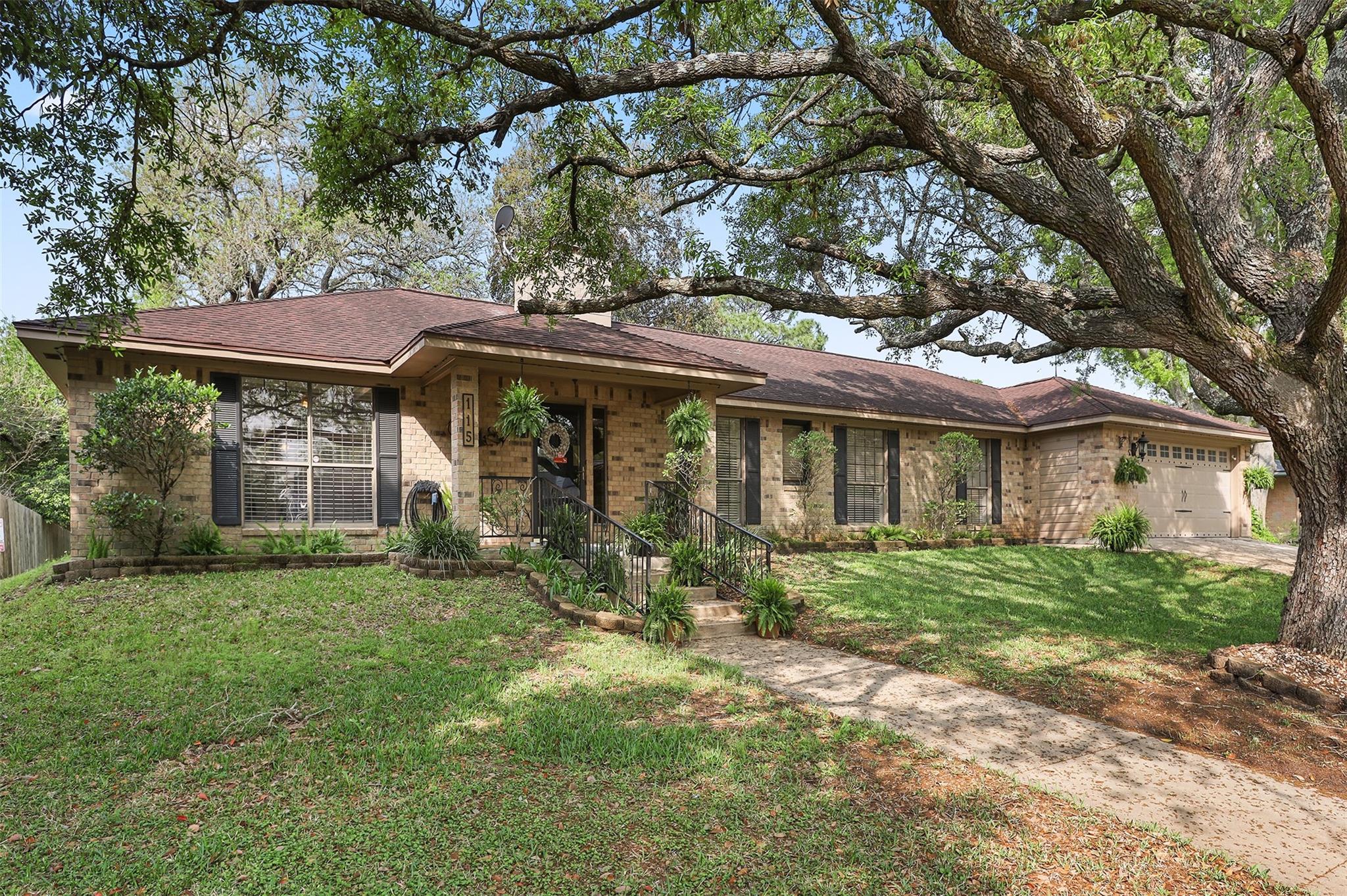 115 Bayou Glen Street