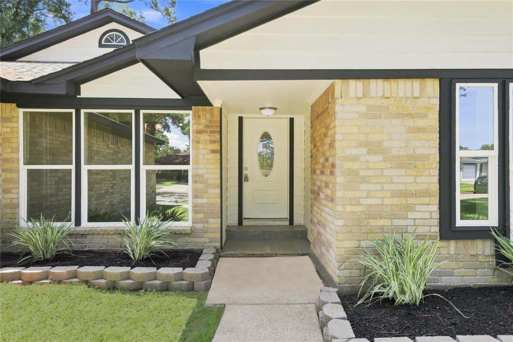 Photo of 13030 Ellesmere Drive, Houston, TX 77015 (MLS # 94235795)