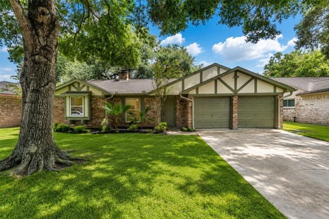 Photo of 16450 Parksley Drive, Houston, TX 77059 (MLS # 7639299)