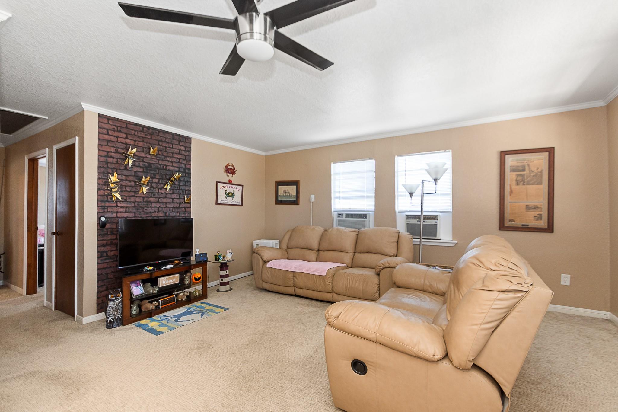 1546 Upton Lane