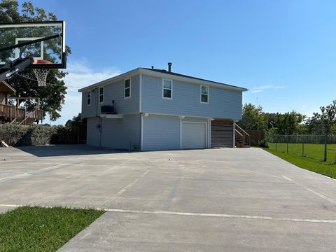 Photo of 8445 Delesandri Road, Hitchcock, TX 77563 (MLS # 14049078)