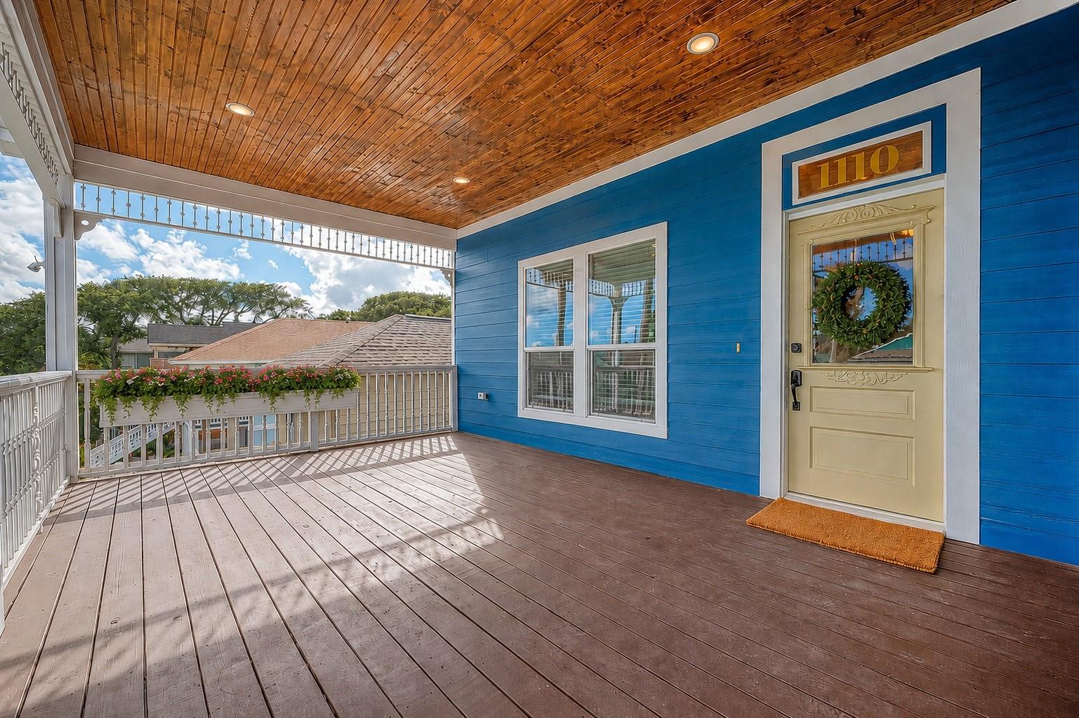 Photo 1 of 12 — 1110 Ave K UP, Galveston, TX 77550