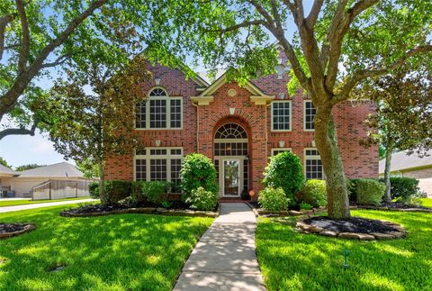 Photo of 2804 Harvest Hill Drive, Friendswood, TX 77546 (MLS # 74458267)