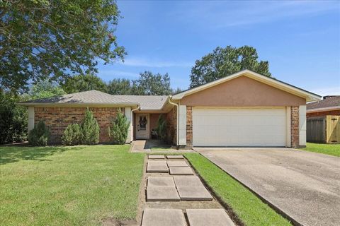Photo of 3842 Turtle Creek Drive, Port Arthur, TX 77642 (MLS # 80187743)