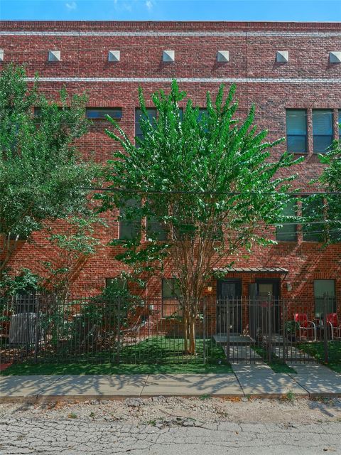 Photo of 2422 Navigation Boulevard #E, Houston, TX 77003 (MLS # 79203264)