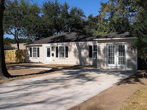 Photo of 6630 Corbin Street, Houston, TX 77055 (MLS # 25137588)