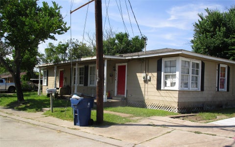 Photo of 1324 W 9th Street, Freeport, TX 77541 (MLS # 3142529)