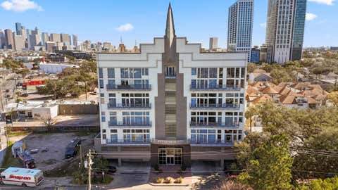 Condo For Rent - 3311 Yupon Street #317<br/> Houston, TX 77006