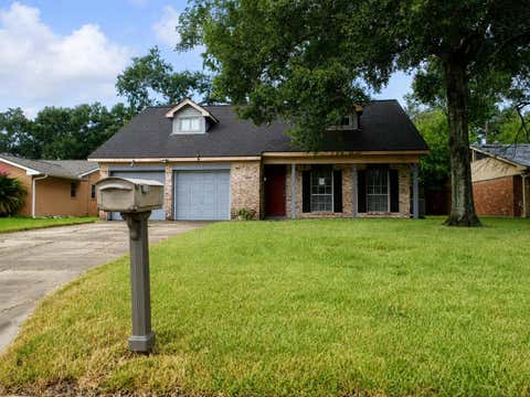 Photo of 2008 Williamsburg Court N, League City, TX 77573 (MLS # 82939142)