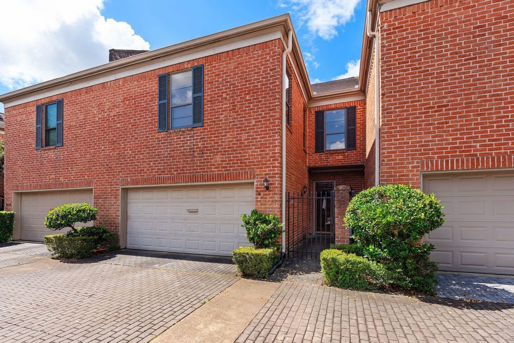 Photo of 6734 Vanderbilt Street #8, Houston, TX 77005 (MLS # 88276390)