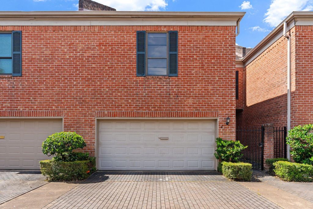 Photo of 6734 Vanderbilt Street #8, Houston, TX 77005 (MLS # 88276390)