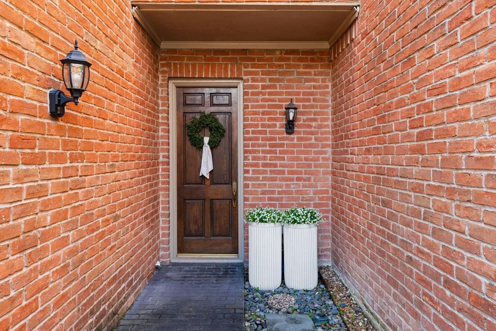 Photo of 6734 Vanderbilt Street #8, Houston, TX 77005 (MLS # 88276390)