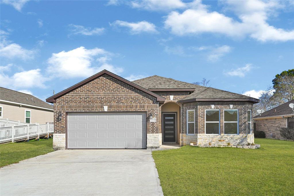 Photo of 2832 Ashley Street, La Marque, TX 77568 (MLS # 92143828)