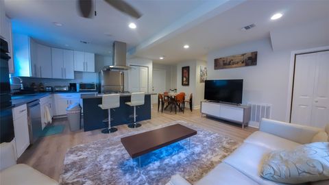 Photo of 10326 Meadow Lake Ln Lane, Houston, TX 77042 (MLS # 42492645)