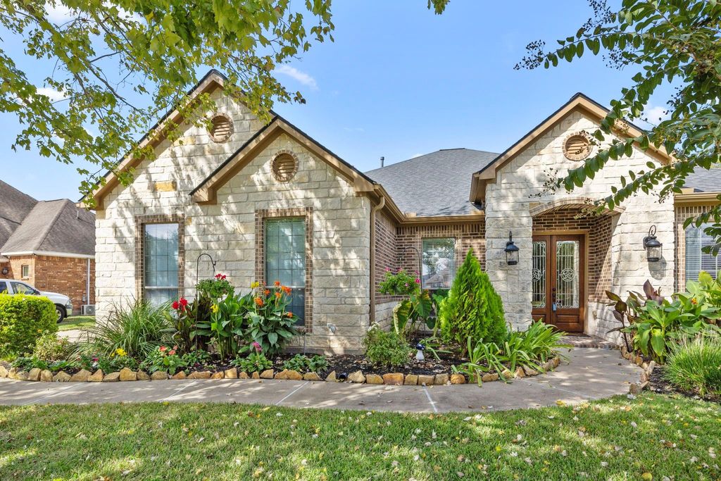 Photo of 33218 Worthing Lane, Fulshear, TX 77441 (MLS # 81325258)