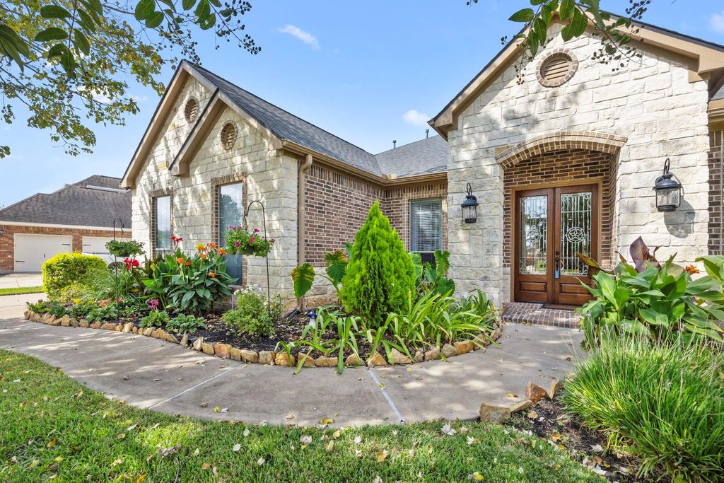 Photo of 33218 Worthing Lane, Fulshear, TX 77441 (MLS # 81325258)