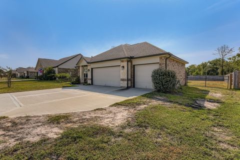 Photo of 12243 N Chestnut Hills Drive, Conroe, TX 77303 (MLS # 24982444)